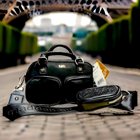 Madden Girl NWT Black Nylon Compact Camera Crossbody Bag Ear Bud Case (P029) - Picture 10 of 10